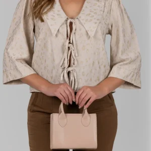 Camisa com laços